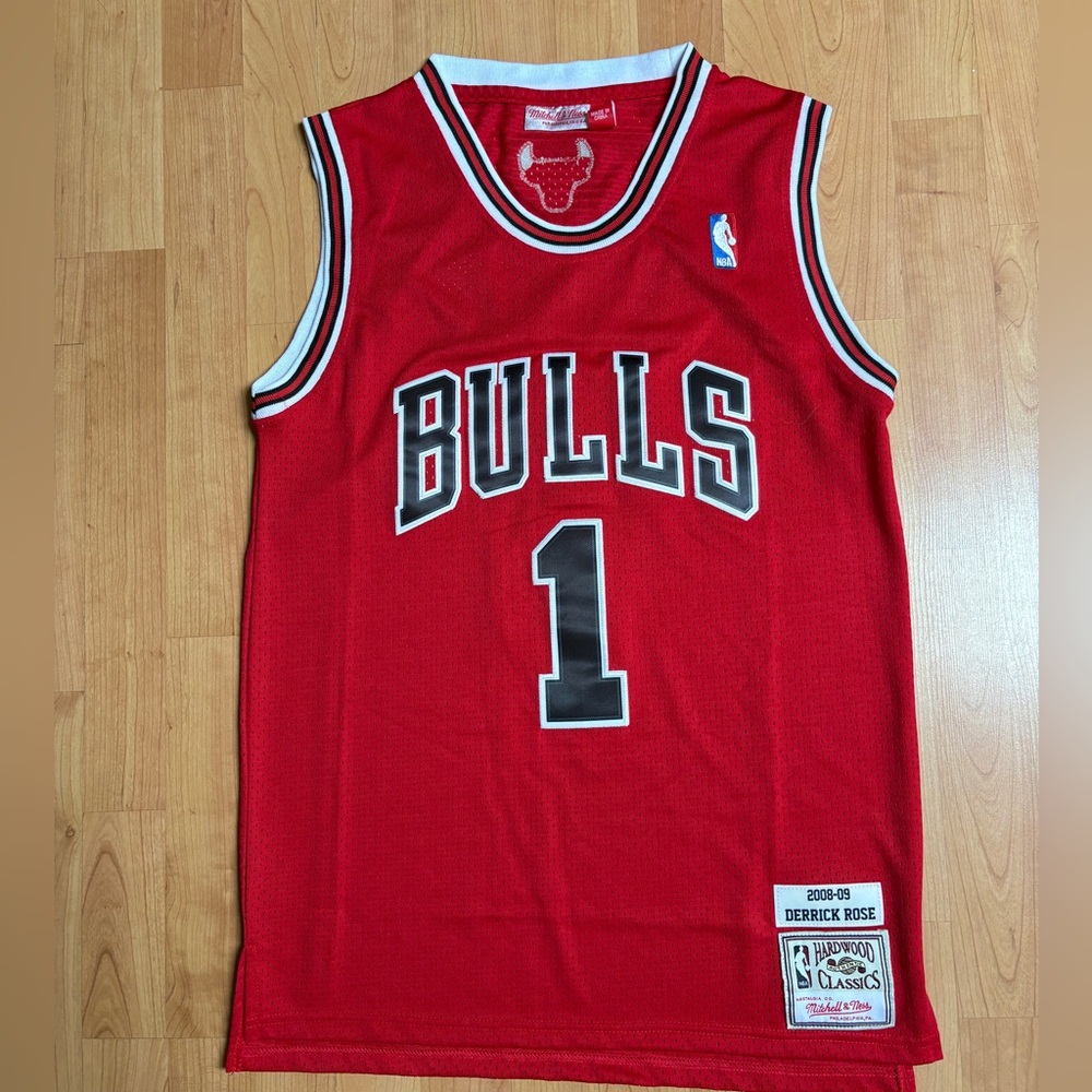 Mitchell & Ness Chicago Bulls 08-09 Derrick Rose Jersey